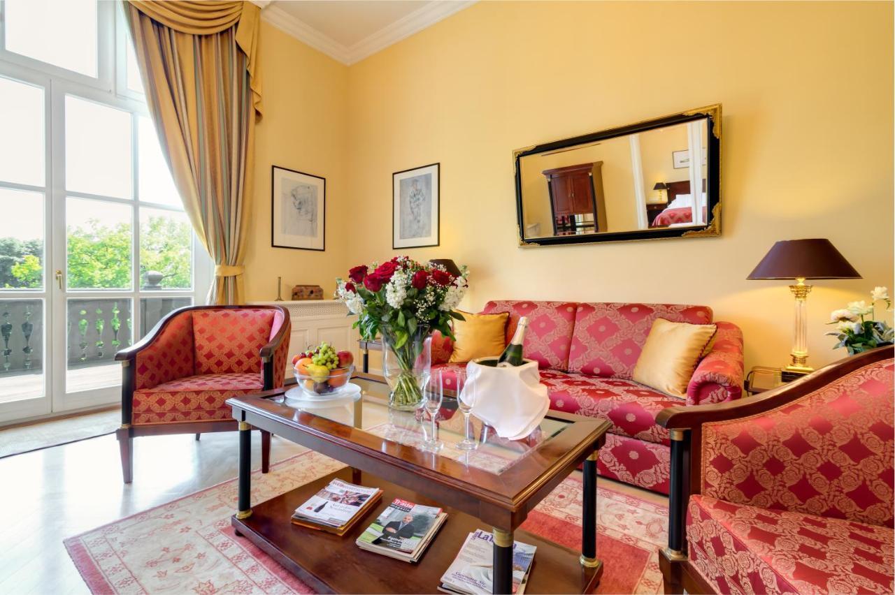Castle Hotel Grof Degenfeld Superior ตาร์ซาล ภายนอก รูปภาพ