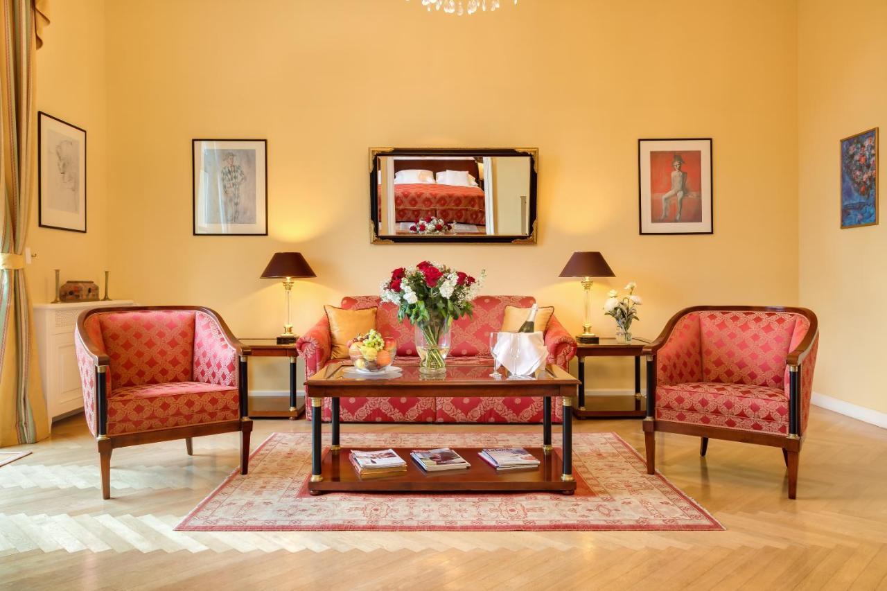 Castle Hotel Grof Degenfeld Superior ตาร์ซาล ภายนอก รูปภาพ